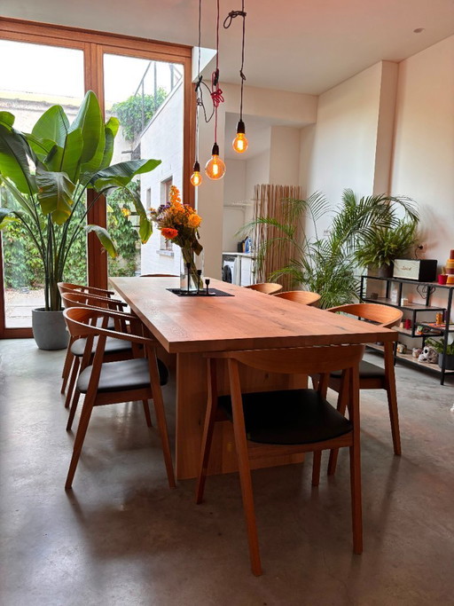 Massive Oak Table 270cm (Ashida E15by Philipp Mainzer with marmol wire outlet)
