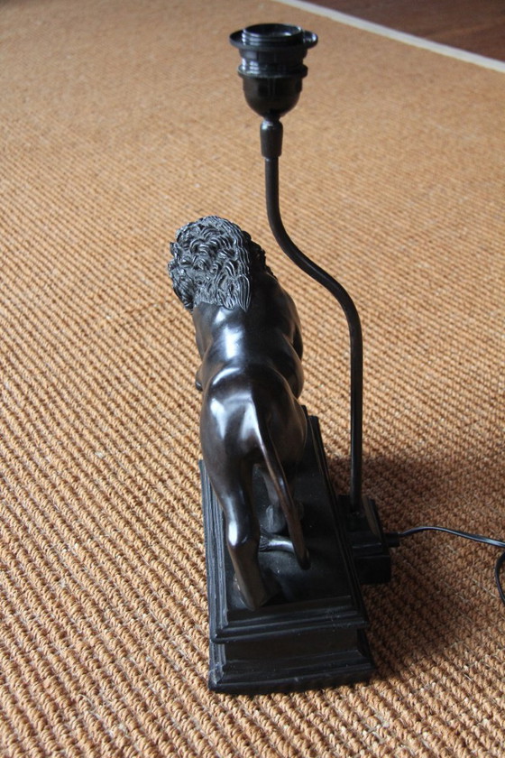 Image 1 of Base especial para lámpara de mesa con león de peltre (aleación de estaño)