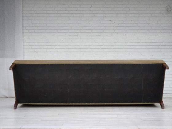 Image 1 of Divano danese a 4 posti, anni '60, in velluto verde chiaro originale.