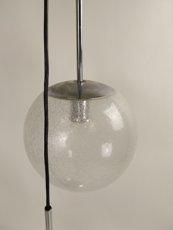 Image 1 of 1 ensemble de 2 lampes suspendues à boule en verre par Peill et Putzler 1970