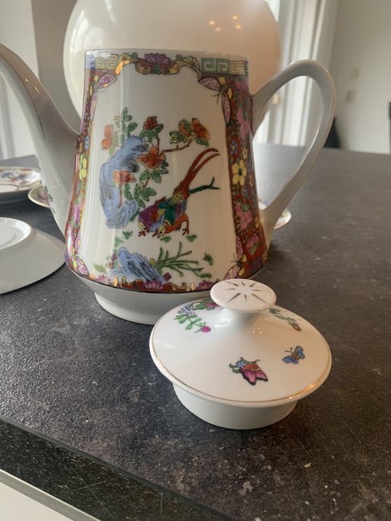 Image 1 of Teapot with 6 plates