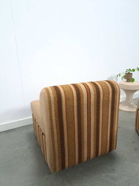 Image 1 of Gestreepte elementen fauteuil met hocker of sofa
