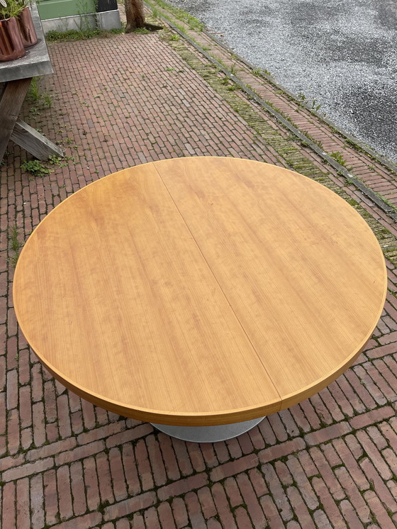 Image 1 of Mesa de diseño Arco extensible.