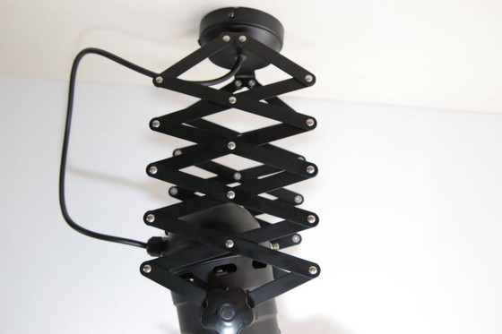 Image 1 of Lámpara de techo y de pared en estudio fotográfico con diseño de pantógrafo – extensible de forma continua