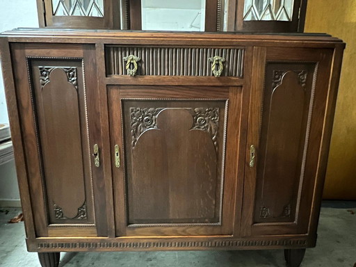 Magnifique petit buffet Art nouveau / Art déco avec verre à facettes et miroir entre 1915 et 1925.
