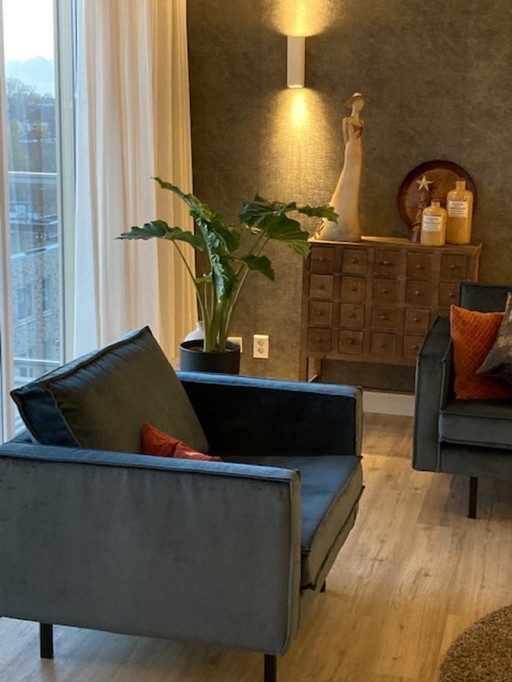 Ensemble d'ambiance ; 2,5 places et une causeuse