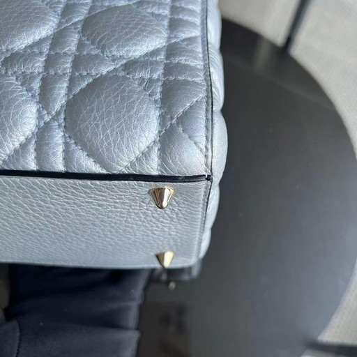 *FLAP OPEN* DIOR LADY MEDIUM - GRAINED CALFSKIN METALLIC SILVER GOLDEN HARDWARE