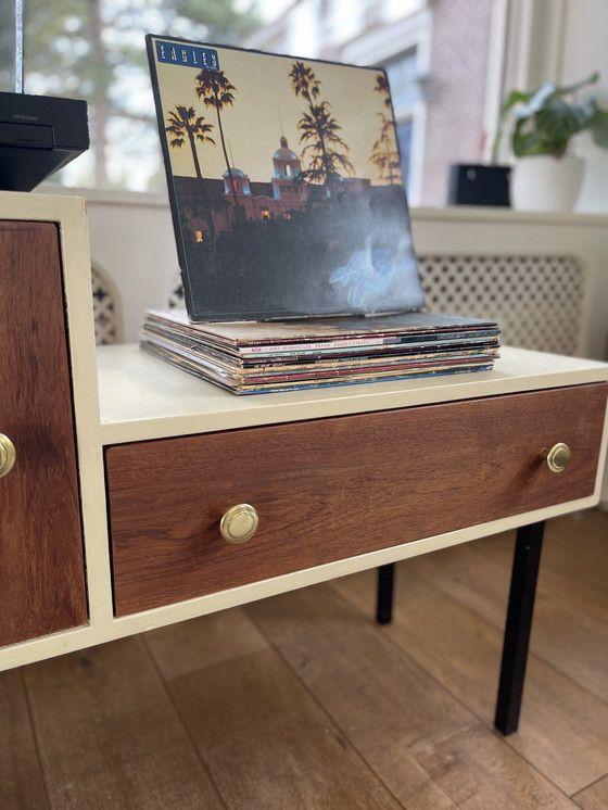 Image 1 of TV / Vinyl table Sweden