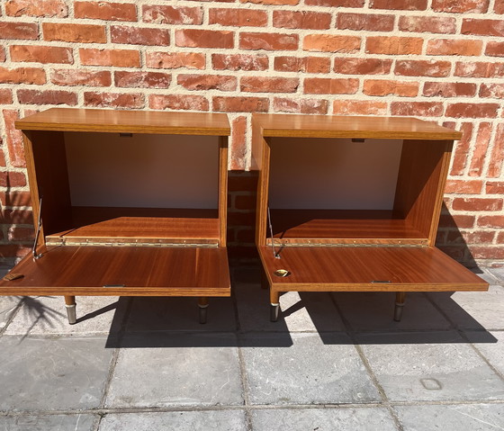 Image 1 of Dos mesitas de noche de los años 60/70