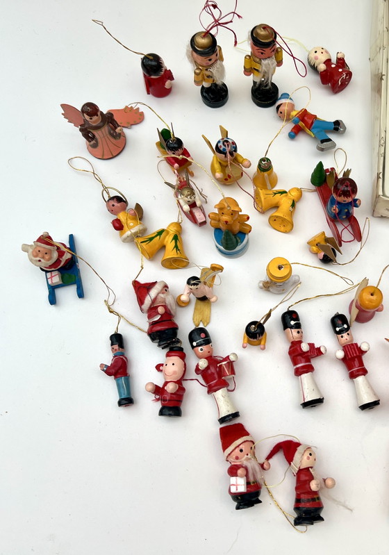 Image 1 of Grande collection de décorations de Noël artisanales – environ 100 pièces – bois, paille et tissu – datant des années 1970-1990