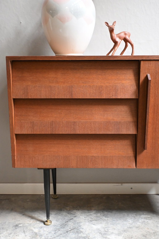 Image 1 of Teak Houten Kastje Jaren 50 Op Ranke Pootjes