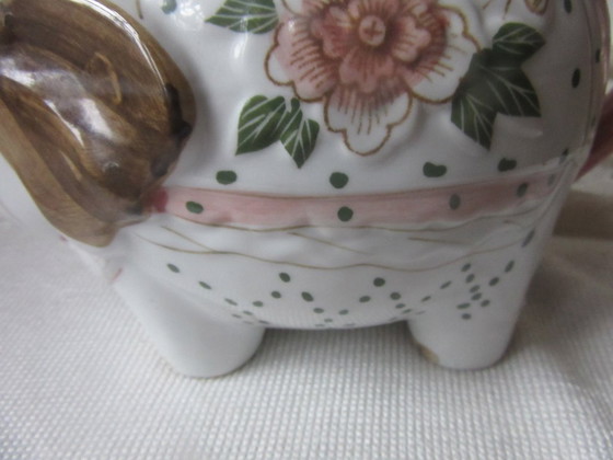 Olifantvormige theepot, wit keramiek met bloemmotief "Andrea by Sadek" vintage, Tafelaccessoires (foto 3 van 10)