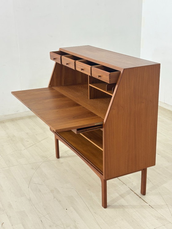 Secrétaire danois design milieu du XXe siècle / Bureau en teck / Bureau années 1960 / Secrétaire danois en (photo 5 of 17)