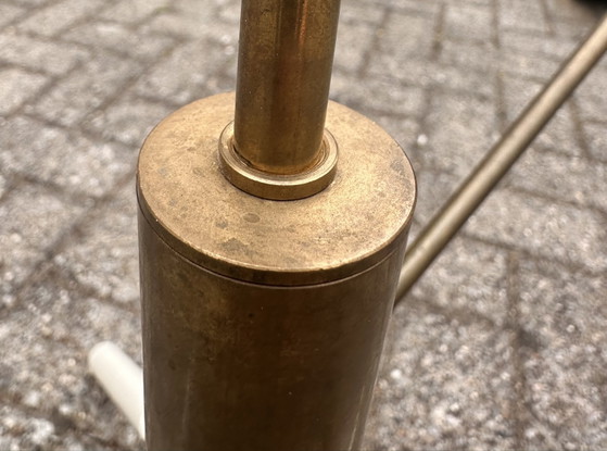 Image 1 of Lámpara colgante articulada italiana de 3 brazos en latón y metal lacado – década de 1960