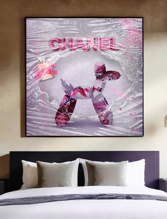Image 1 of Édition limitée : Wrapped Woof – Édition CHANEL | 140 x 140 cm | 2025 (Ori, 1983)