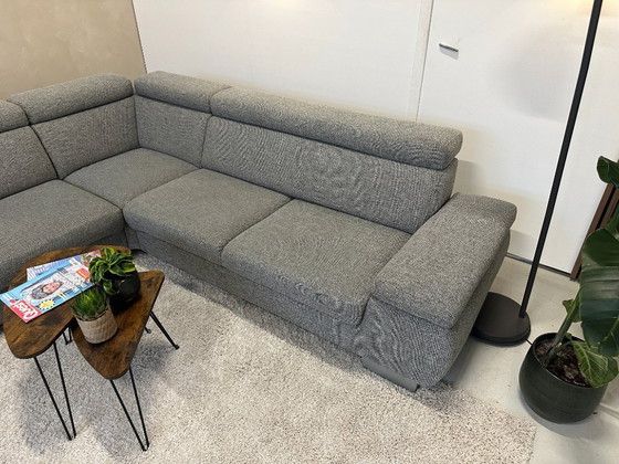 Image 1 of Sofá esquinero gris jaspeado 273x255 cm