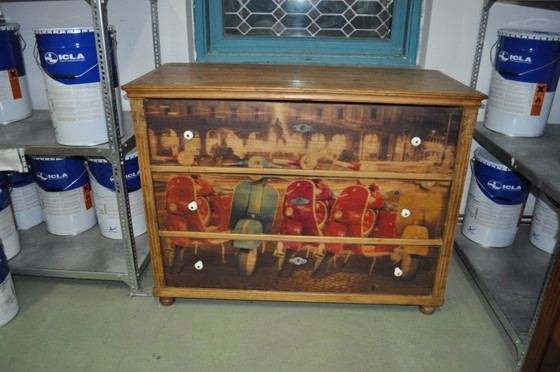 Pine Chest of Drawers with Vespa Photo – Italian Design (photo 3 of 5)