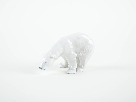 Image 1 of Porseleinen ijsbeerfiguurtje, Deens ontwerp, jaren 70, vervaardigd door Royal Copenhagen.