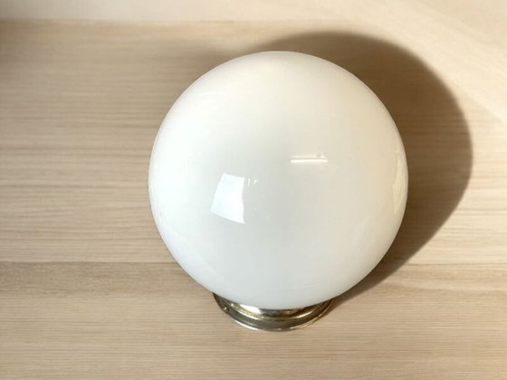Image 1 of Minimalistische witte opaline globe inbouwlamp