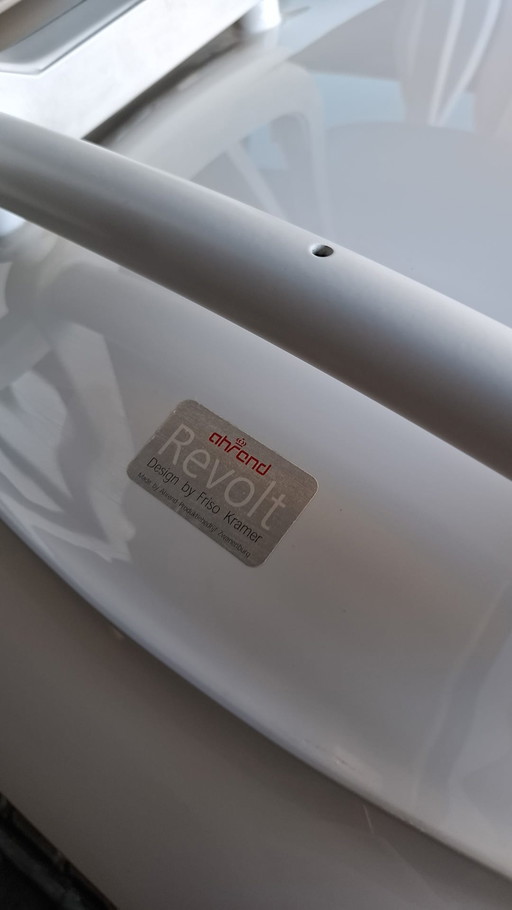 2 Stuks Ahrend Revolt Stoel Wit - Friso Kramer Ontwerp