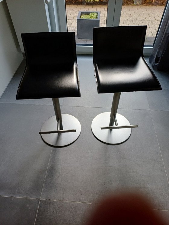 Image 1 of Taburete delgado de 2 barras