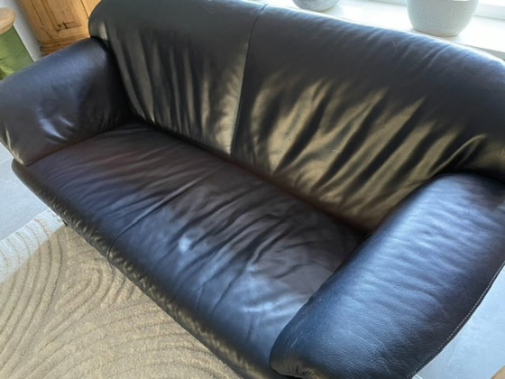 Jori 2-seater sofa blue leather (photo 4 of 5)