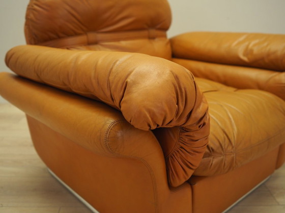 Image 1 of Fauteuil orange, design de l'âge de l'espace, années 1960, production : Italie