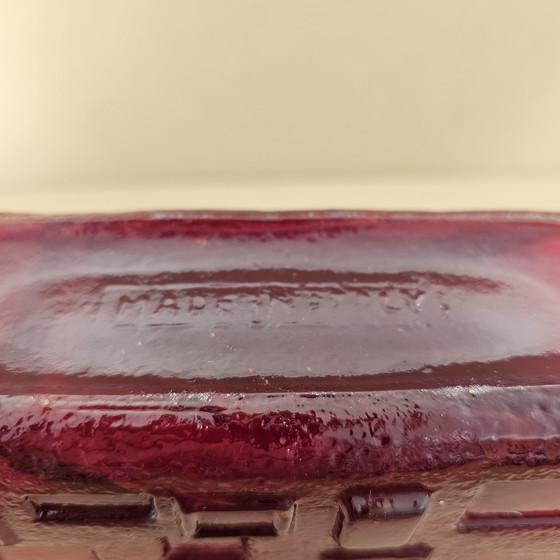 Image 1 of Vintage Italienische Rote Glas Karaffe mit Stopfen Empoli Glass 1960er-70er Jahre Dekoobjekt Relief geometrische Formen