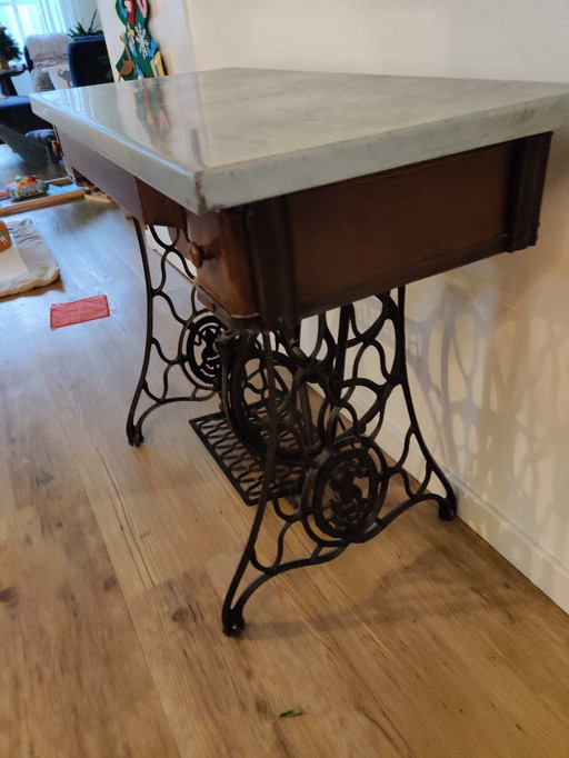 Table pour machine à coudre Singer