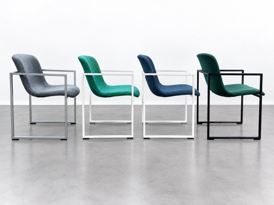 Set di 4 sedie design Arco Frame II (3x Normal + 1x XL) – Sedie da pranzo, Metallo, Tessile (photo 7 of 9)