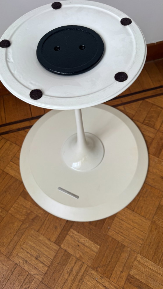 Image 1 of Mesa auxiliar KnollStudio Saarinen Tulip original de Eero Saarinen