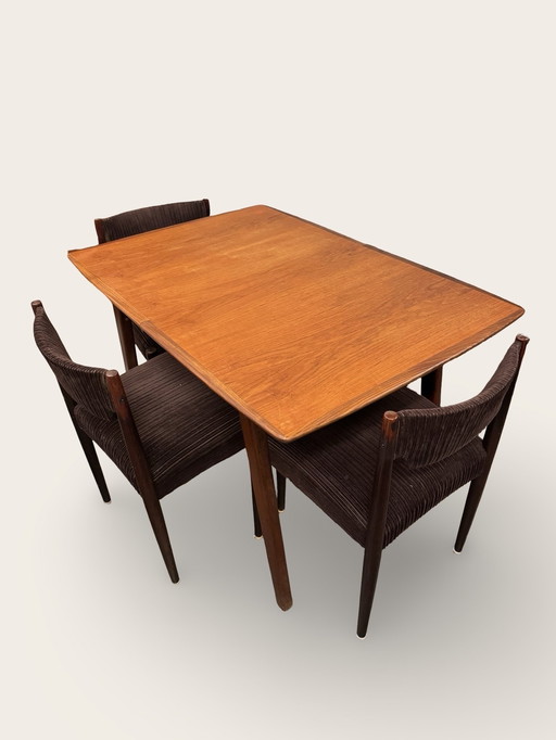 Table à manger extensible de Louis van Teeffelen pour Wébé