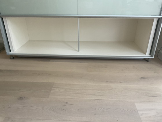 Image 1 of Domus-Schrank von B&B Italia, entworfen von Antonio Citterio, in weißem Lack und mit Glasschiebetüren