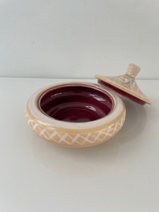 Image 1 of Caja de joyería pintada a mano en suaves tonos pastel