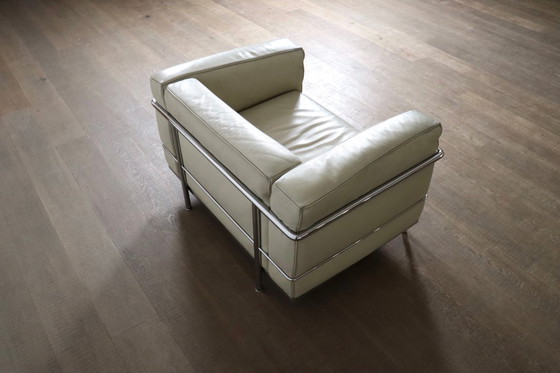 Image 1 of Poltrone Cassina Lc3 di Le Corbusier in pelle color crema, Italia anni '80