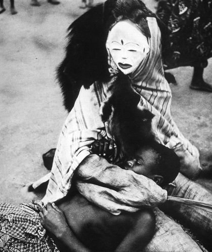 Image 1 of Arte africana • Maschera Punu • Okuyi • Gabon • 1950