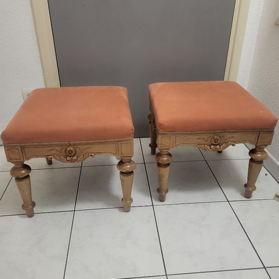 Image 1 of 2 pouf, sgabelli in stile Luigi XVI, in legno e pelle scamosciata