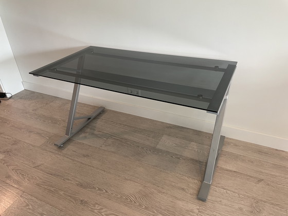 Image 1 of Design bureautafel van glas en metaal
