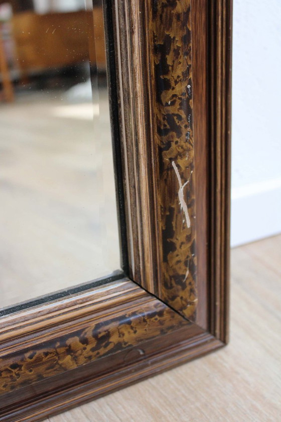 Image 1 of Grand miroir ancien encadré de bois. Miroir vintage sur pied.