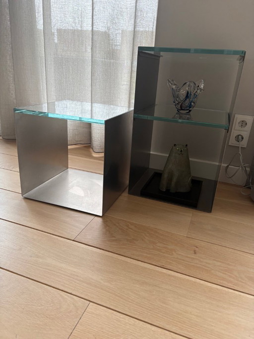 2 tables d'appoint Metaform