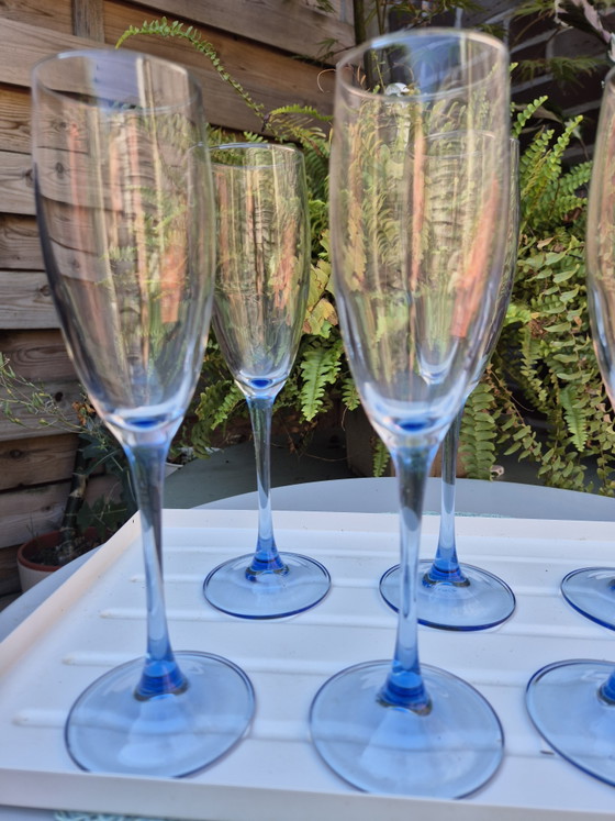 Set Of 8 Vintage Luminarc Azur Champagne Flutes With Original Box – Made In France (Blue Stem) (photo 7 of 15)