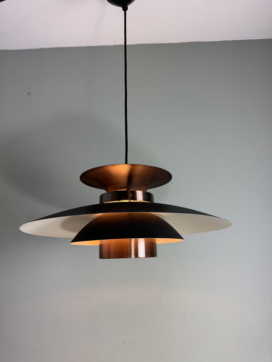 Image 1 of Bellissima lampada a sospensione di design danese, nera e color rame