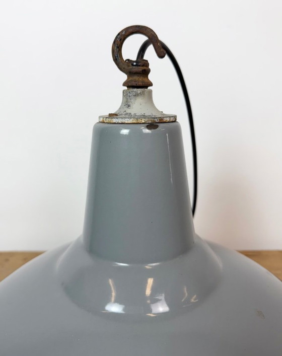 Industrial British Grey Enamel Factory Pendant Lamp, 1960s – Iron (photo 14 of 17)
