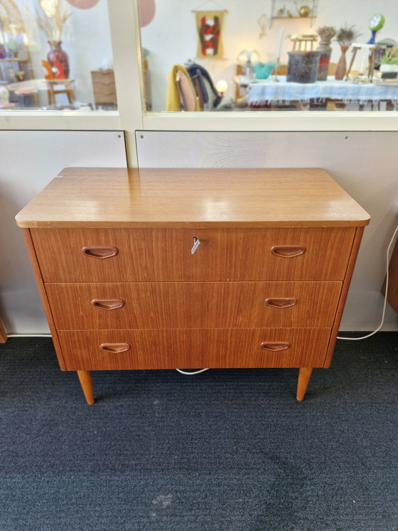Image 1 of Commode vintage à tiroirs en bois rond 70s