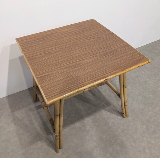 Image 1 of Table carrée en bambou vintage