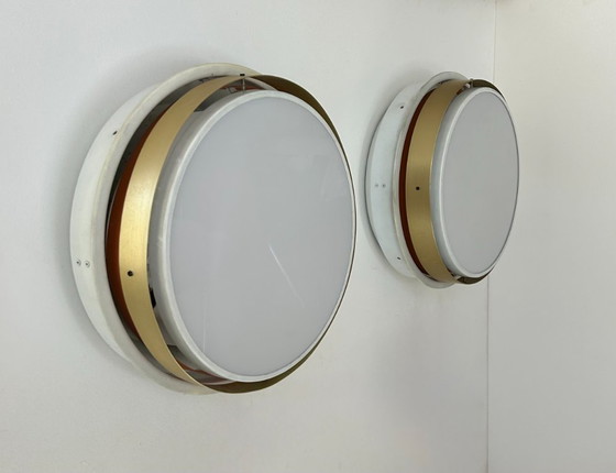 Image 1 of Paar XL vintage wandlampen, messing en opaline, Denemarken 1970