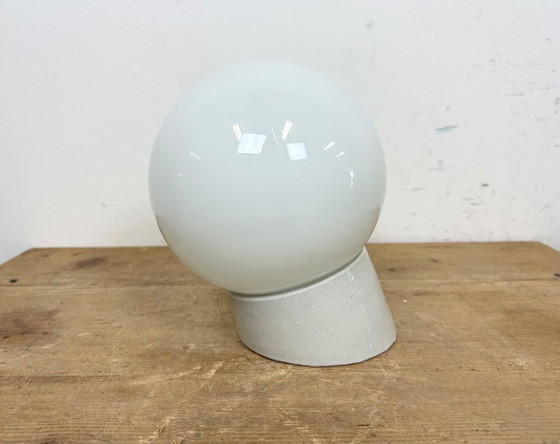 Image 1 of Applique murale vintage en porcelaine blanche, années 1970