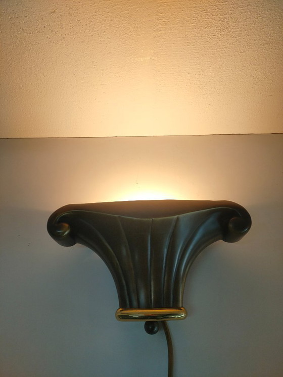 Image 1 of Lampada da parete in stile Art Déco Hollywood Regency, color oro e marrone, con illuminazione alogena.