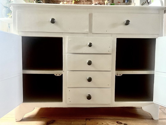 Image 1 of Belle commode ancienne en excellent état