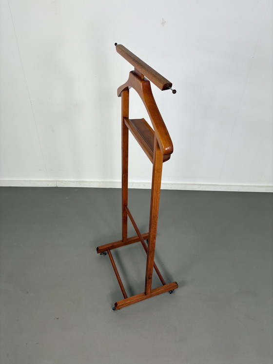 Image 1 of VALET STAND DRESSBERY ITALIANO DI METÀ SECOLO FRATELLI REGUITTI di Ico Parisi